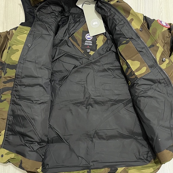 Canada Goose Camo Macmillan Parka Down Jacket - Picture 7 of 12